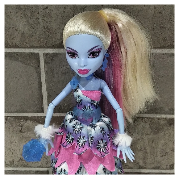 Monster High Doll Abbey Bominable - Dot Dead Gorgeous - G1 - 2012 - Picture 2 of 5